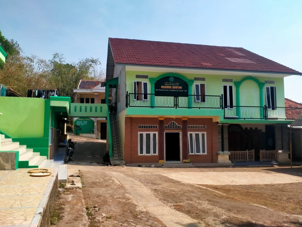 Gedung YAYASAN PONDOK PESANTREN DAARUL QUR'AN